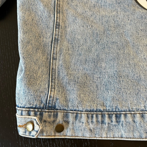 Honey Punch Soul Mates Jean Jacket |Size Small, embroidered patches on front - Picture 11 of 11